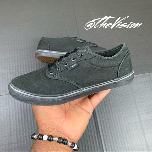 Vans Shoes - Low Top Vans SZ.7